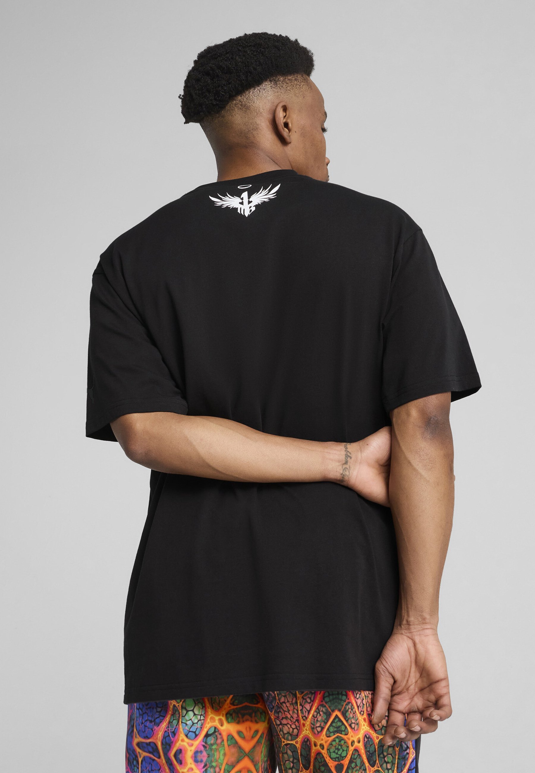 Puma MELO ALIEN SKINS BASKETBALL - T-shirt stampata - nera