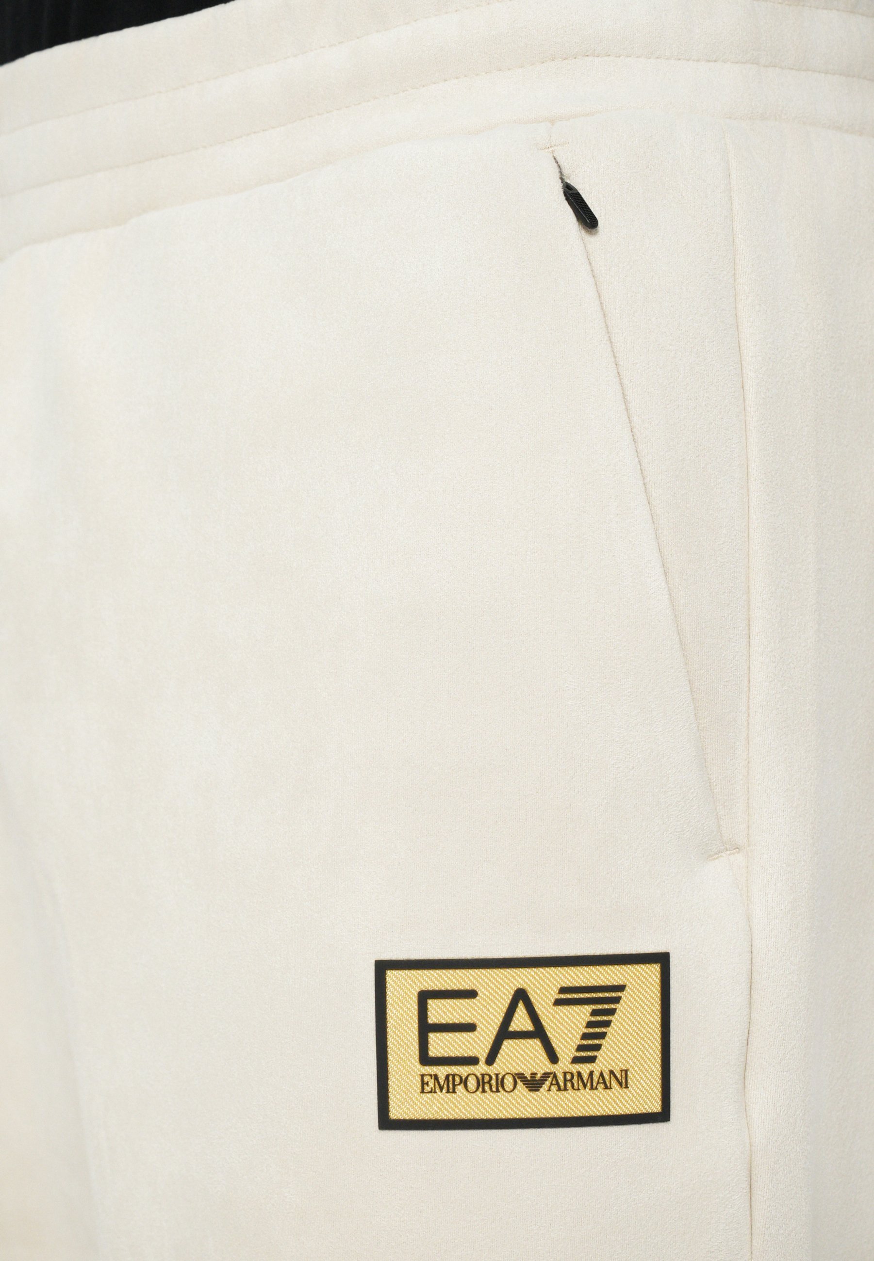 EA7 Emporio Armani TRAIN LABEL ALCANTARA - Pantaloni della tuta - giorno di pioggia