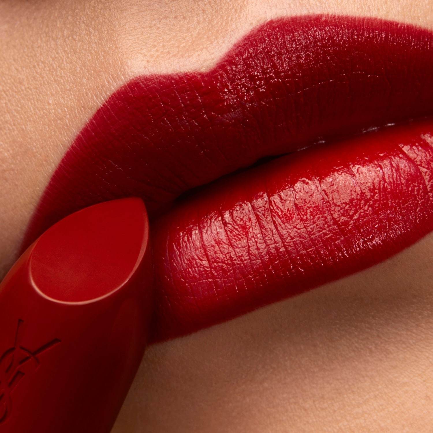 Yves Saint Laurent lūpu krāsa Musthaves Rouge Pur Couture - 3,8 g