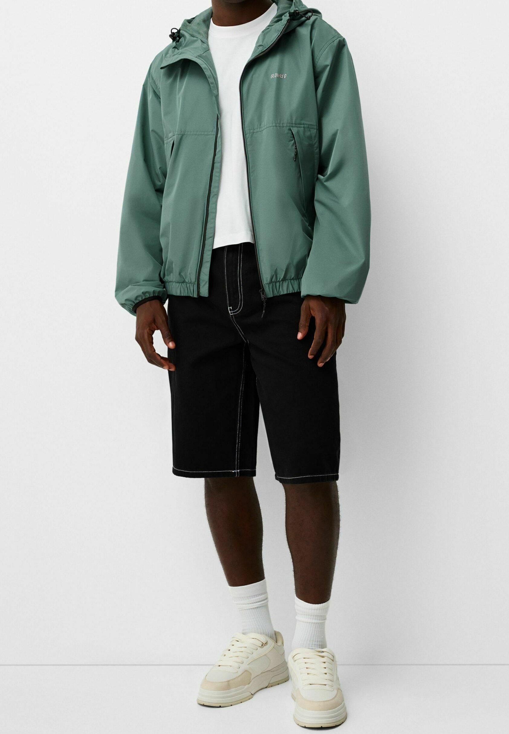 Giacca leggera Bershka - verde scuro