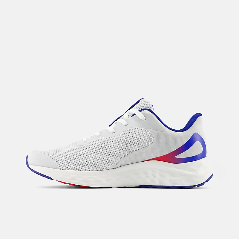 Pianka dla dzieci Fresh Foam Arishi v4 – kwarcowo-szary z motywami Team Royal i Team Red
