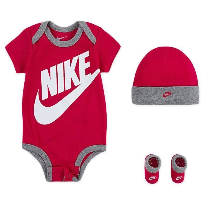 Conjunto unisex de 3 piezas para bebé NIKE Futura: body, gorro y patucos color rosa