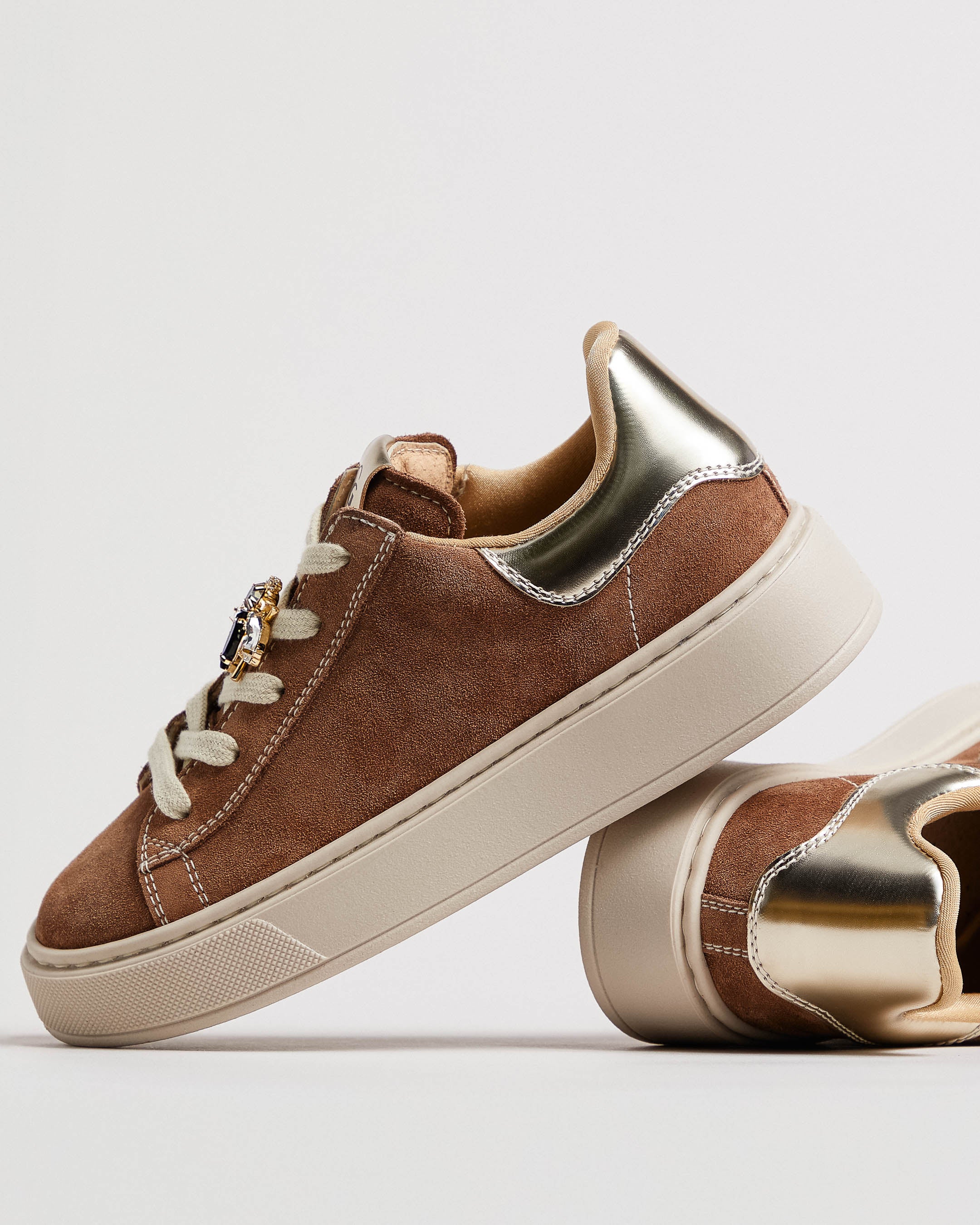 Teenager-Sneaker für Mädchen aus Wildleder und Funktionsmaterial