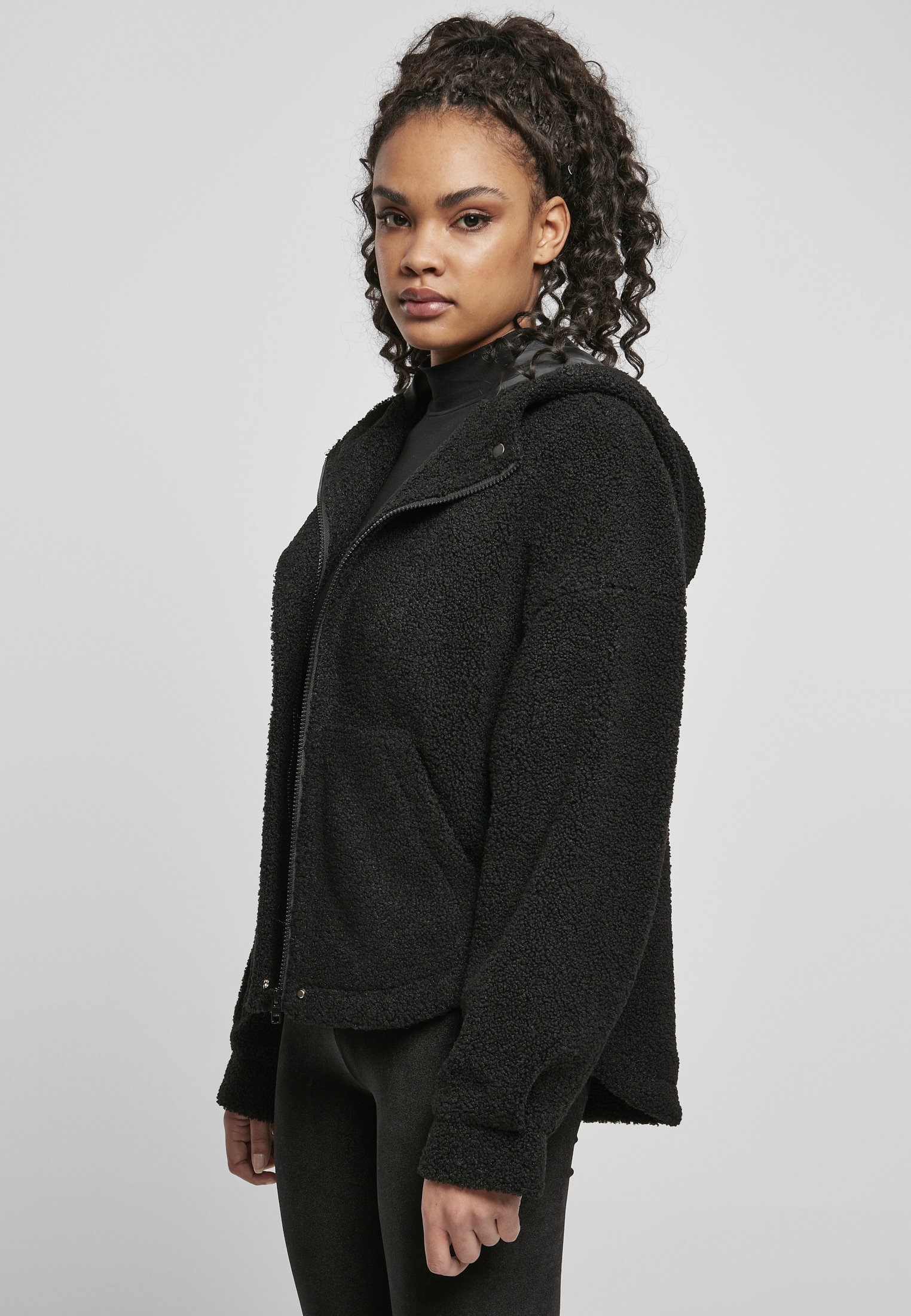 Urban Classics NAISTE LÜHIKE SHERPA JACKET - Matkajope - must