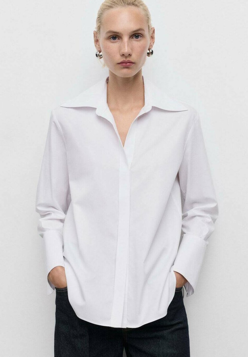 Mango Bluse mit Knopfleiste – cremeweiß
