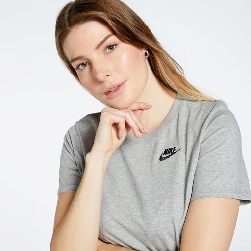 Clubul de îmbrăcăminte sportivă Nike
