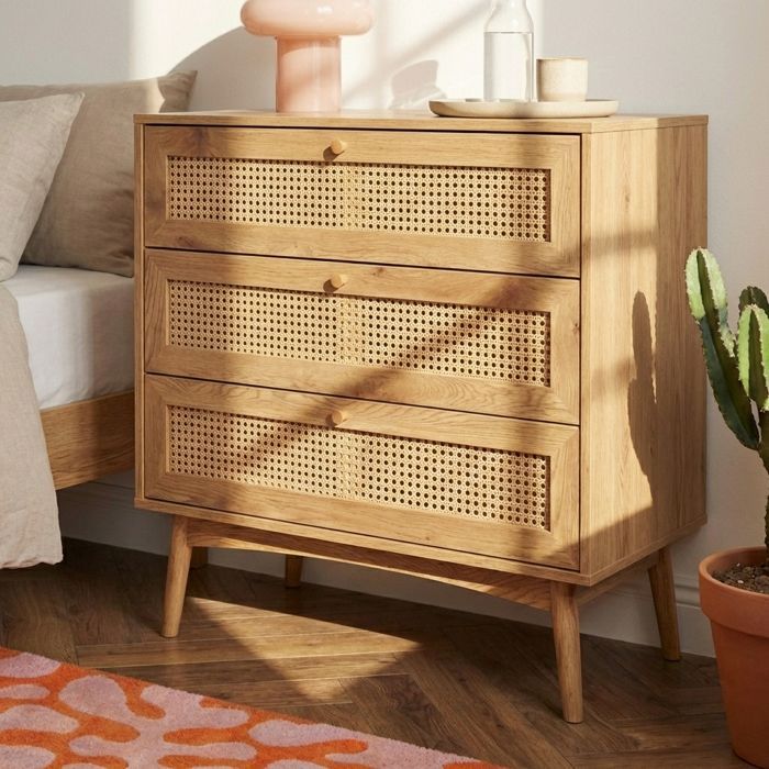 Cómoda INES con efecto roble y rejilla de ratán, 3 cajones - Madera