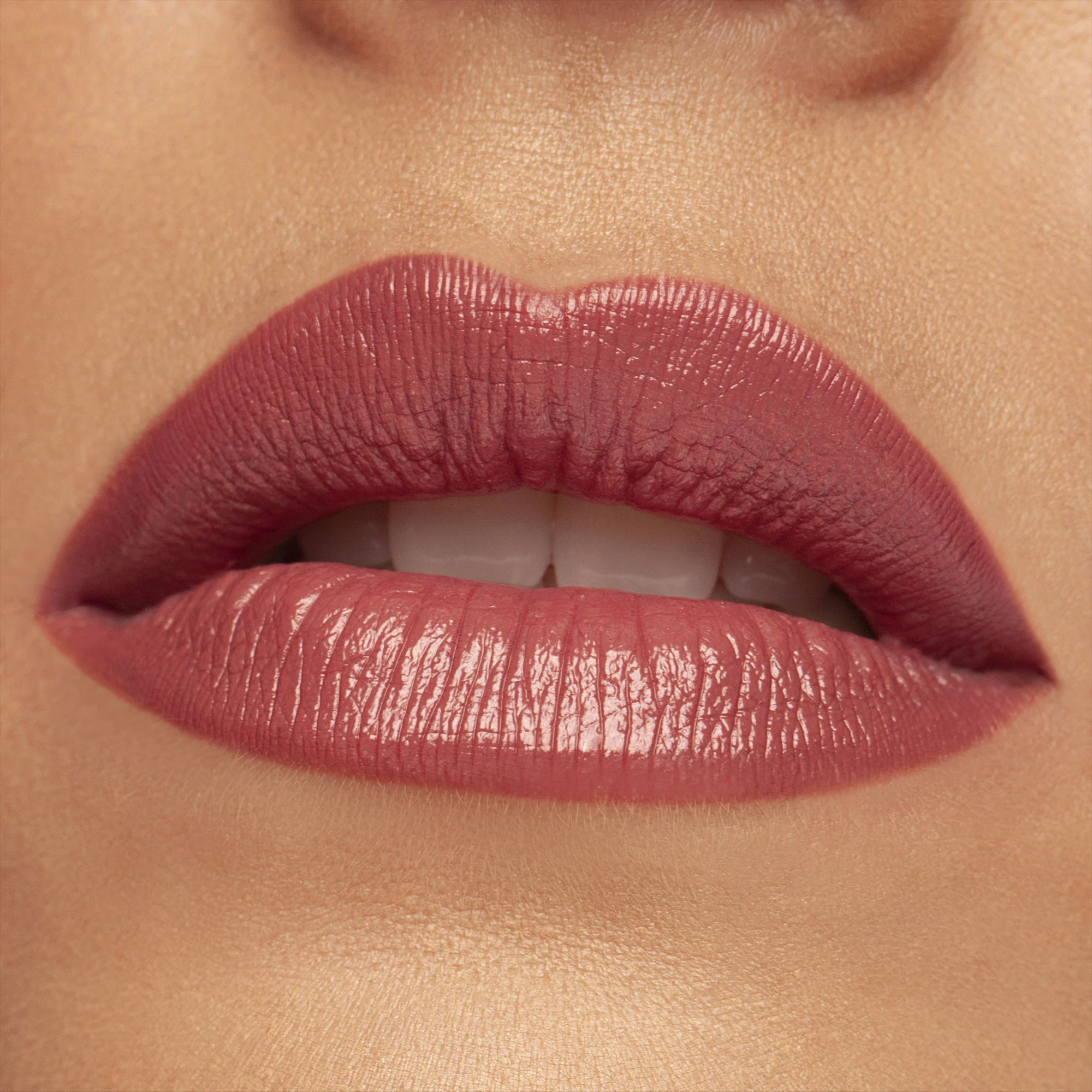 Labbra Cult Creamy Lipstick - Rossetto brillante, Rossetto