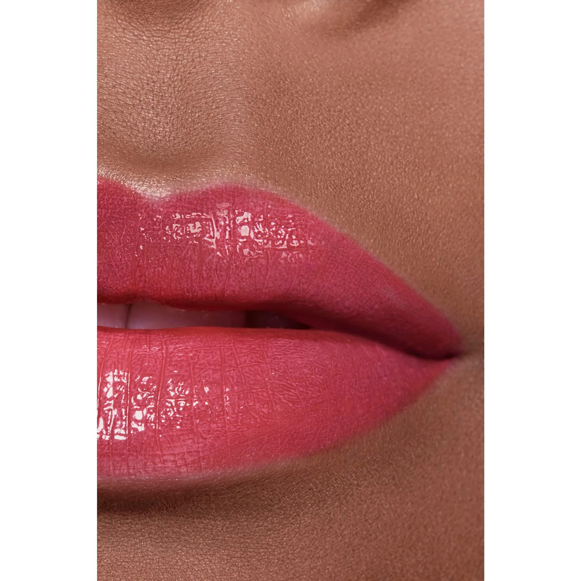 ROUGE COCO FLASH - COLORE, BRILLANTEZZA E INTENSITÀ IN UN FLASH