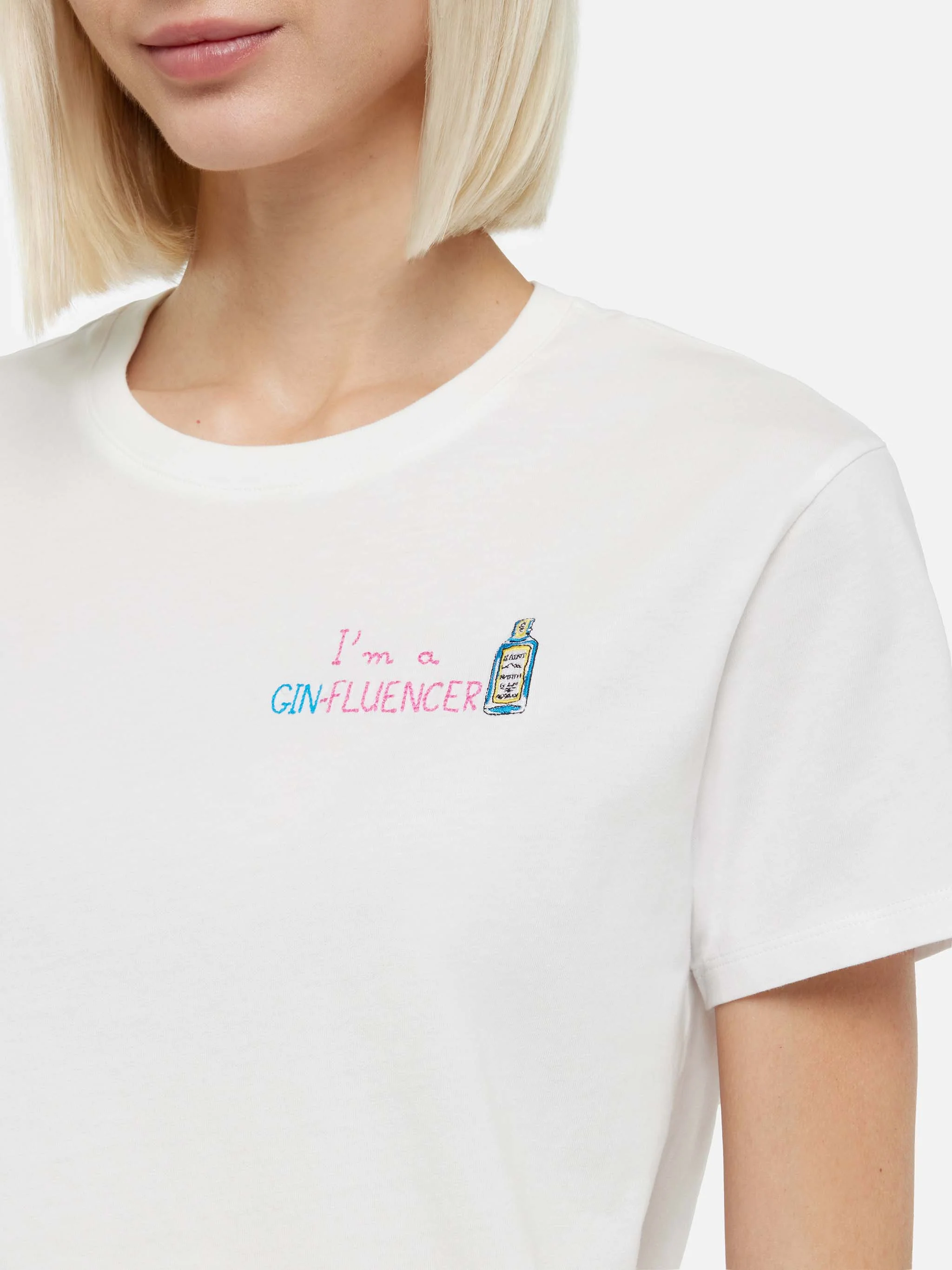 Emilie katoenen T-shirt met GIN-fluencer borduurwerk