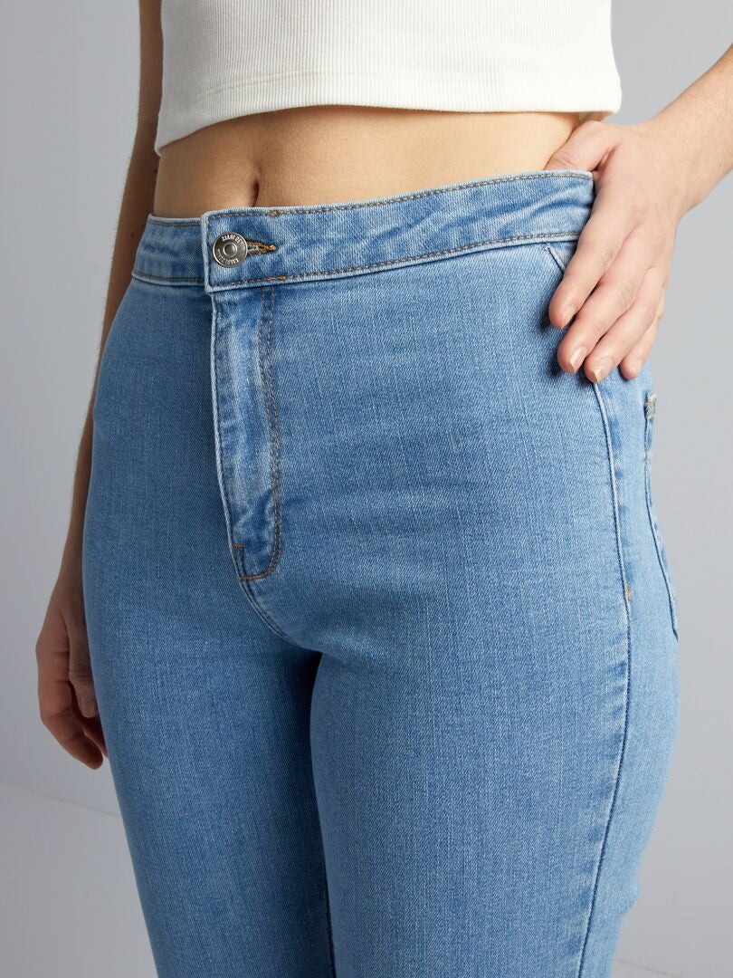 Jeansy z wysokim stanem i rozszerzanymi nogawkami typu bootcut - NIEBIESKIE