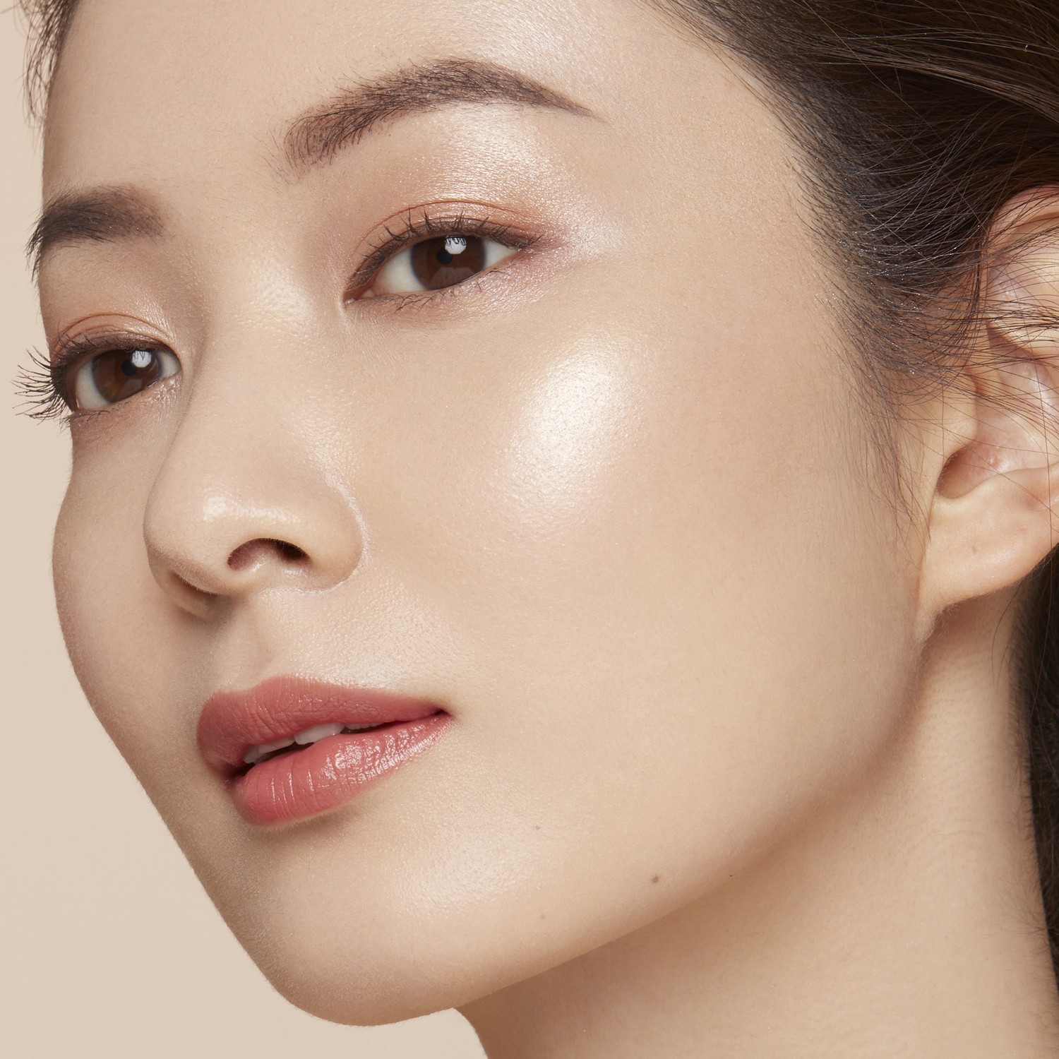 Clé de Peau Beauté highlighter The Illuminating Facial Enhancer – 10g