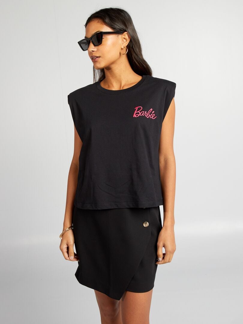 Camiseta 'Barbie' com ombreiras - preta