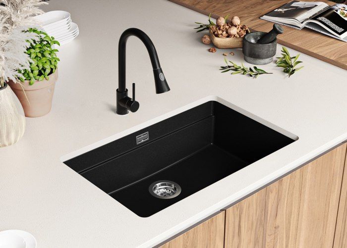 Evier Sous Plan 76x47cm, Evier en Granit 1 bac + Kit de Vidage + Accessoire Prague de Primagran Tout Noir