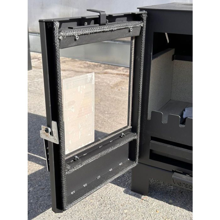 Verso 2L Wood Stove - 5 kW | Compact, Efficient and Easy to Install