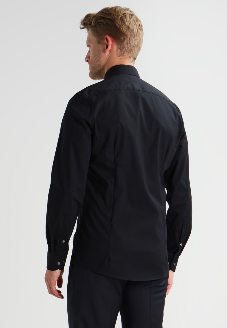 Chemise habillée OLYMP Level Five BODY FIT - noire