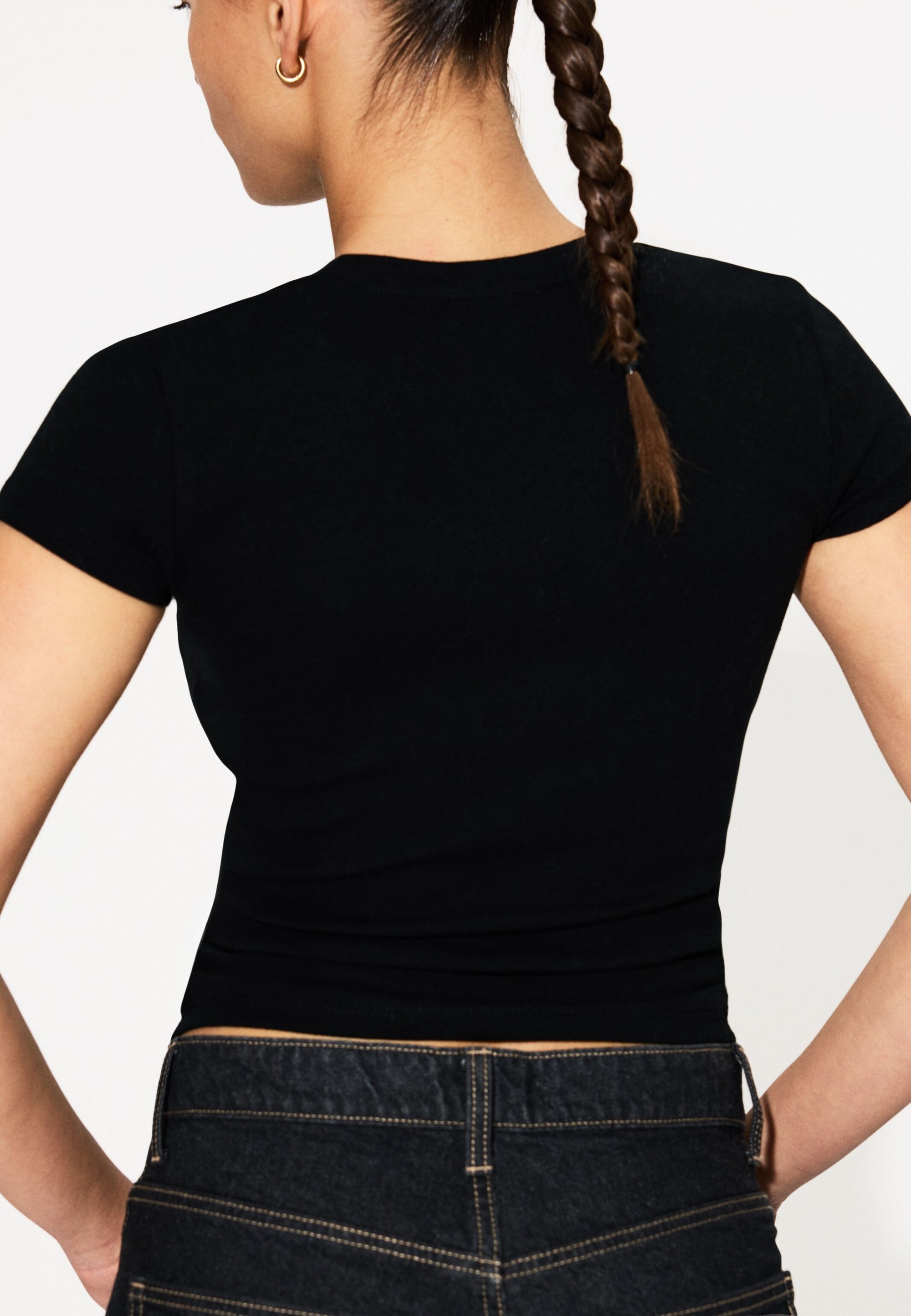 Bershka T-shirt a maniche corte con scollo rotondo - T-shirt basic - nera