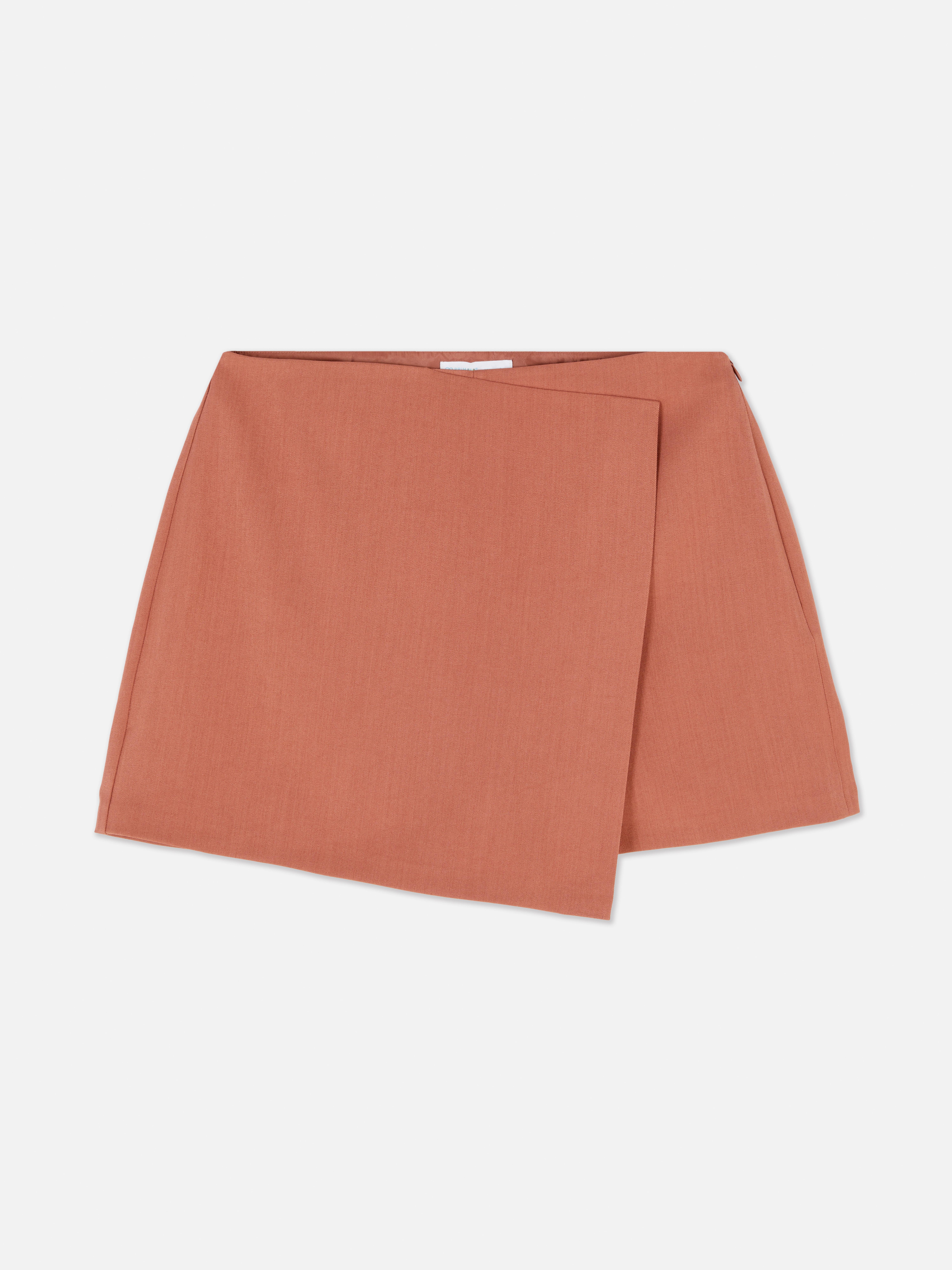 Slim-cut matching wrap bottoms. These slim-cut summer wrap bottoms are chic and comfortable.