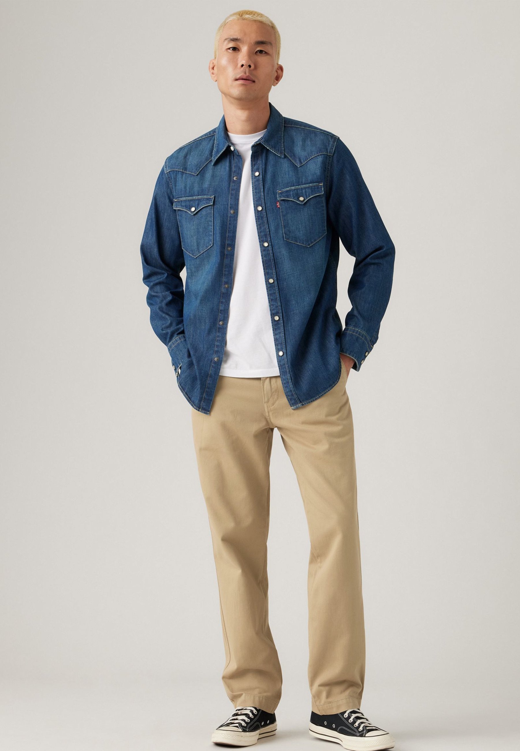 Levi's® AUTHENTIC - Chino nadrág - homokkhaki