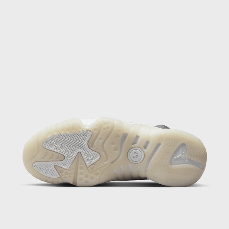 WMNS Jumpman Two Trey