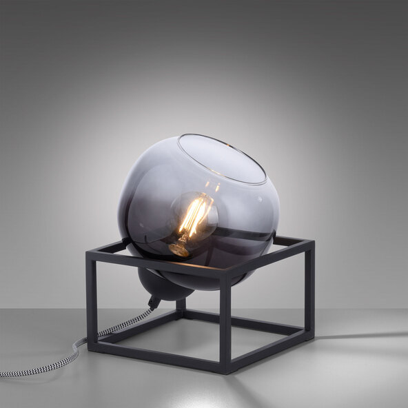 Tamea table lamp