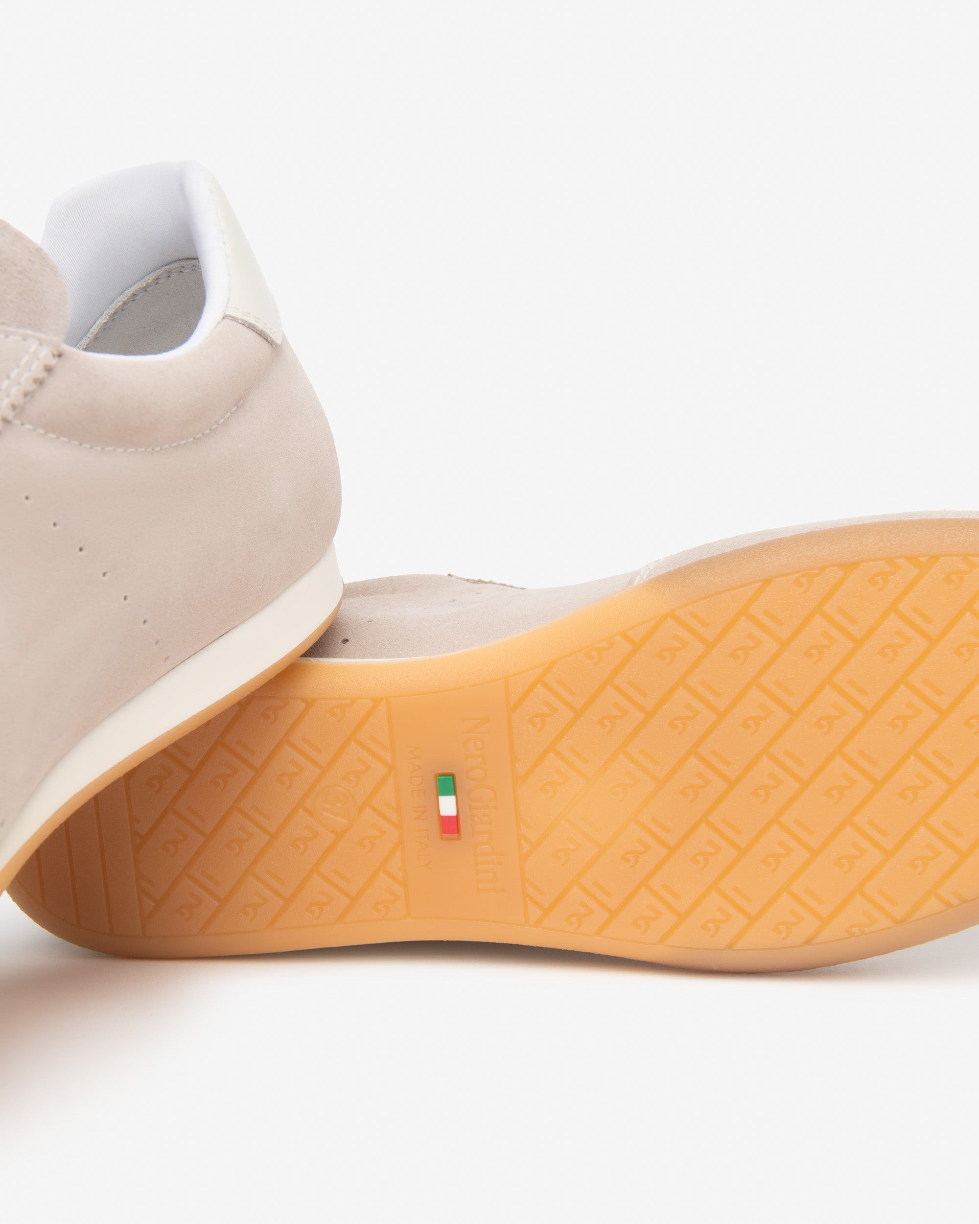  Damen-Sneaker aus Wildleder und Leder