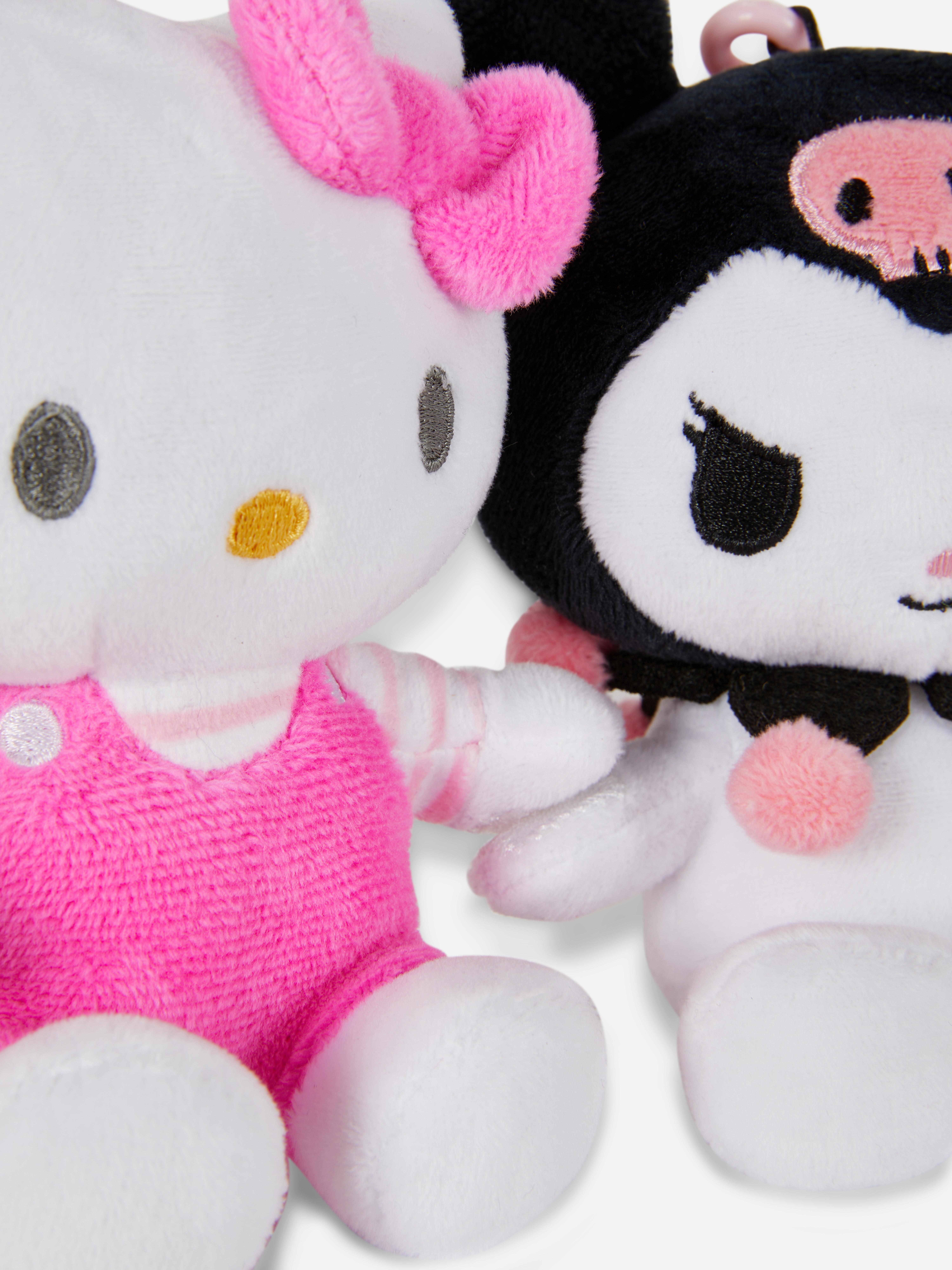 Hello Kitty és Kuromi plüssjáték csipesszel, 2 darabos készlet Két kis plüssjáték Hello Kitty és Kuromi formájában, csipesszel rögzíthető