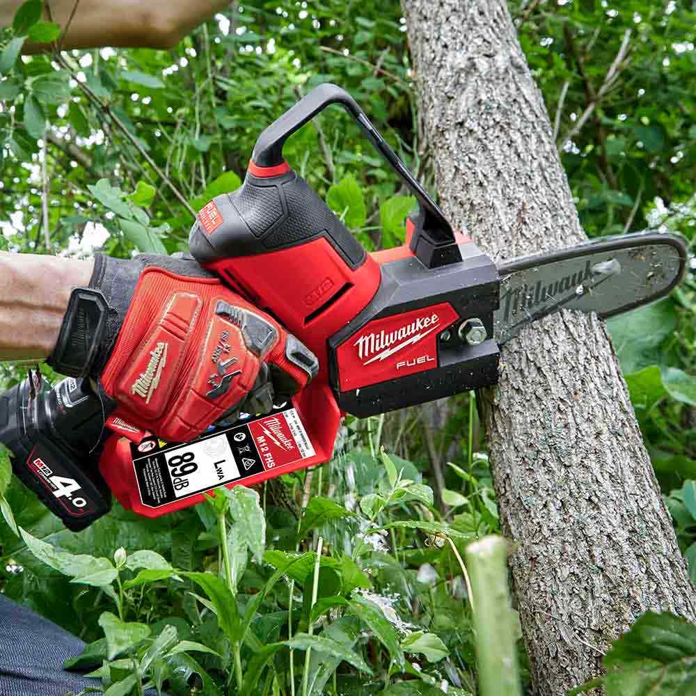 Serra de acabamento MILWAUKEE 12V FUEL™ HATCHET™ de 6