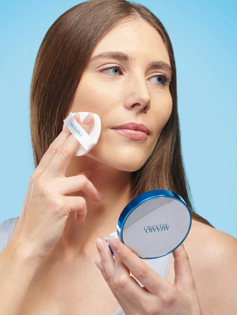 Base Cushion Miamo Second Skin Mesh, cor marfim, FPS 50+ PA+++, 11 ml. Proteção antioxidante que uniformiza o tom da pele.