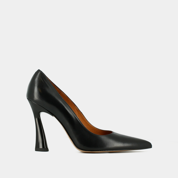 Escarpins à talons hauts et bouts pointus  en cuir noir