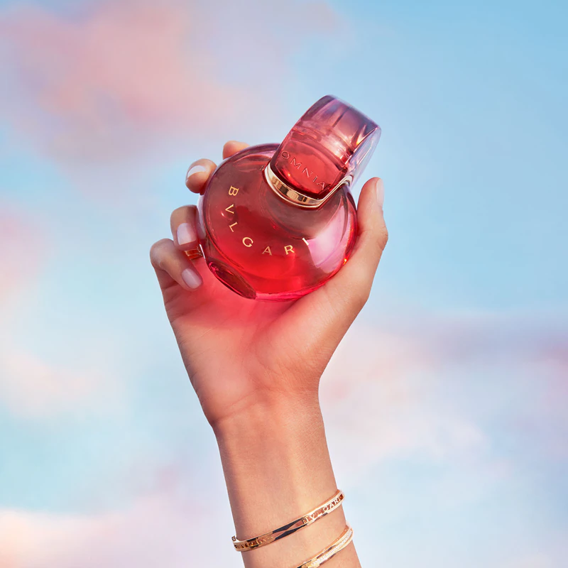 Frasco recarregável de BVLGARI Omnia Coral Eau de Toilette para mulheres