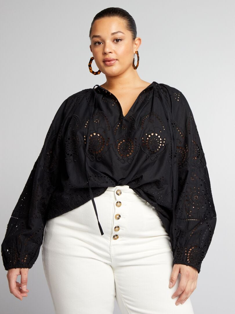 Blusa de corte ancho con bordado de punto inglés - negra