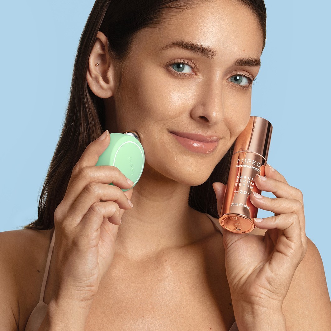 FOREO masažer za lice BEAR™ 2 Go - 1 komad