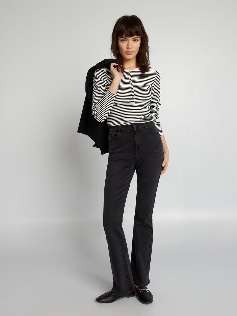 Camiseta de rayas con cuello abotonado - BLANCA
