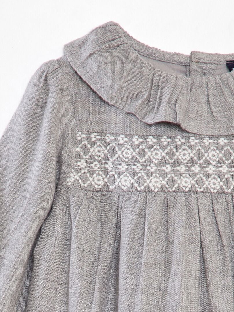 Vestido com gola de babados - CINZA