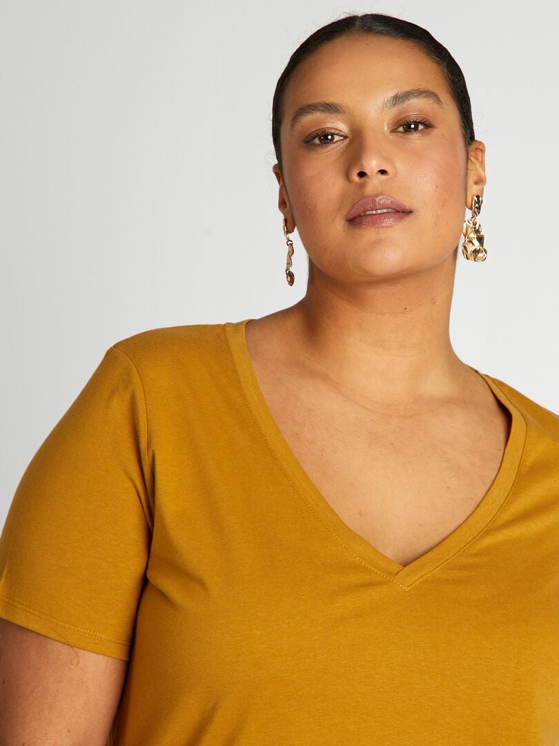 T-shirt met V-hals - ROOD
