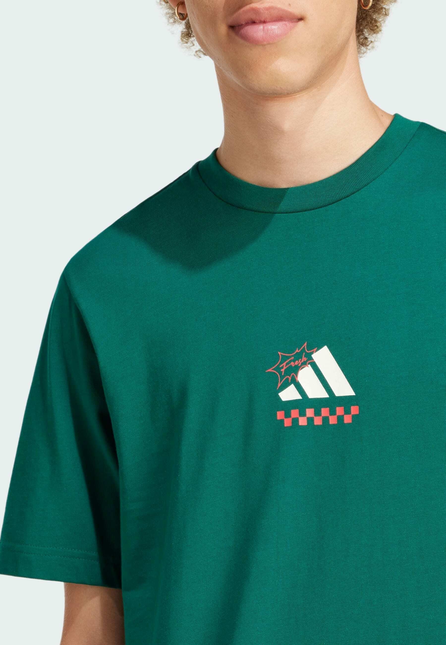 adidas Sportswear LOUNGE PIZZA GRAPHIC - T-shirt met print - universiteitsgroen
