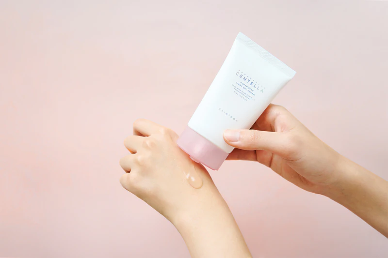 SKIN1004 Madagascar Centella Poremizing Light Gel Cream: um creme-gel leve para suavizar a pele e reduzir os poros.