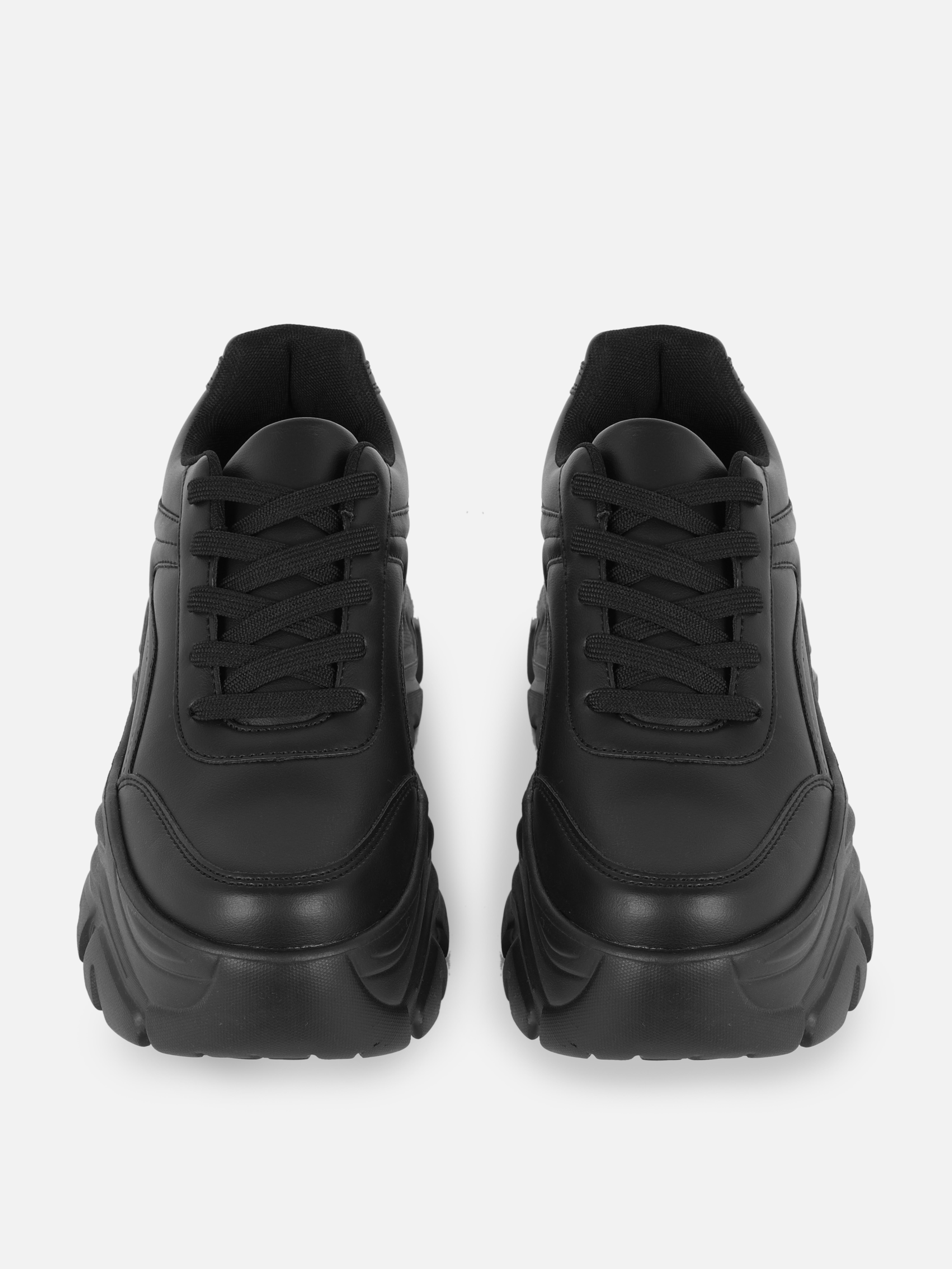 Sneaker mit extrem hoher Plateausohle. Mit diesen Sneakern setzt du bei jedem Schritt ein Statement.