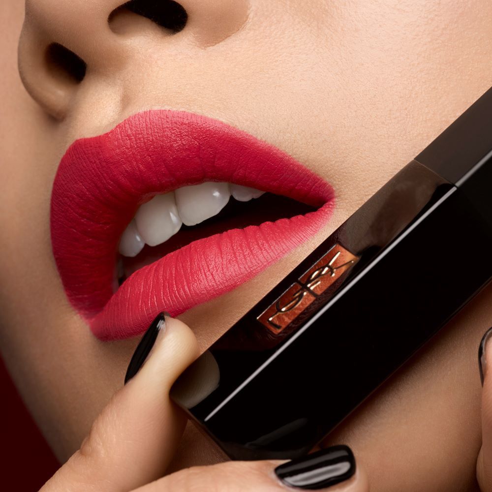 Rouge Pur Couture The Slim Velvet Radical Luksuzni ruževi za usne
