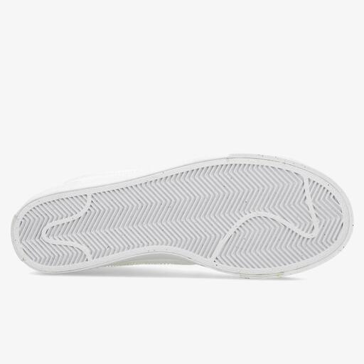 Nike Court Legacy