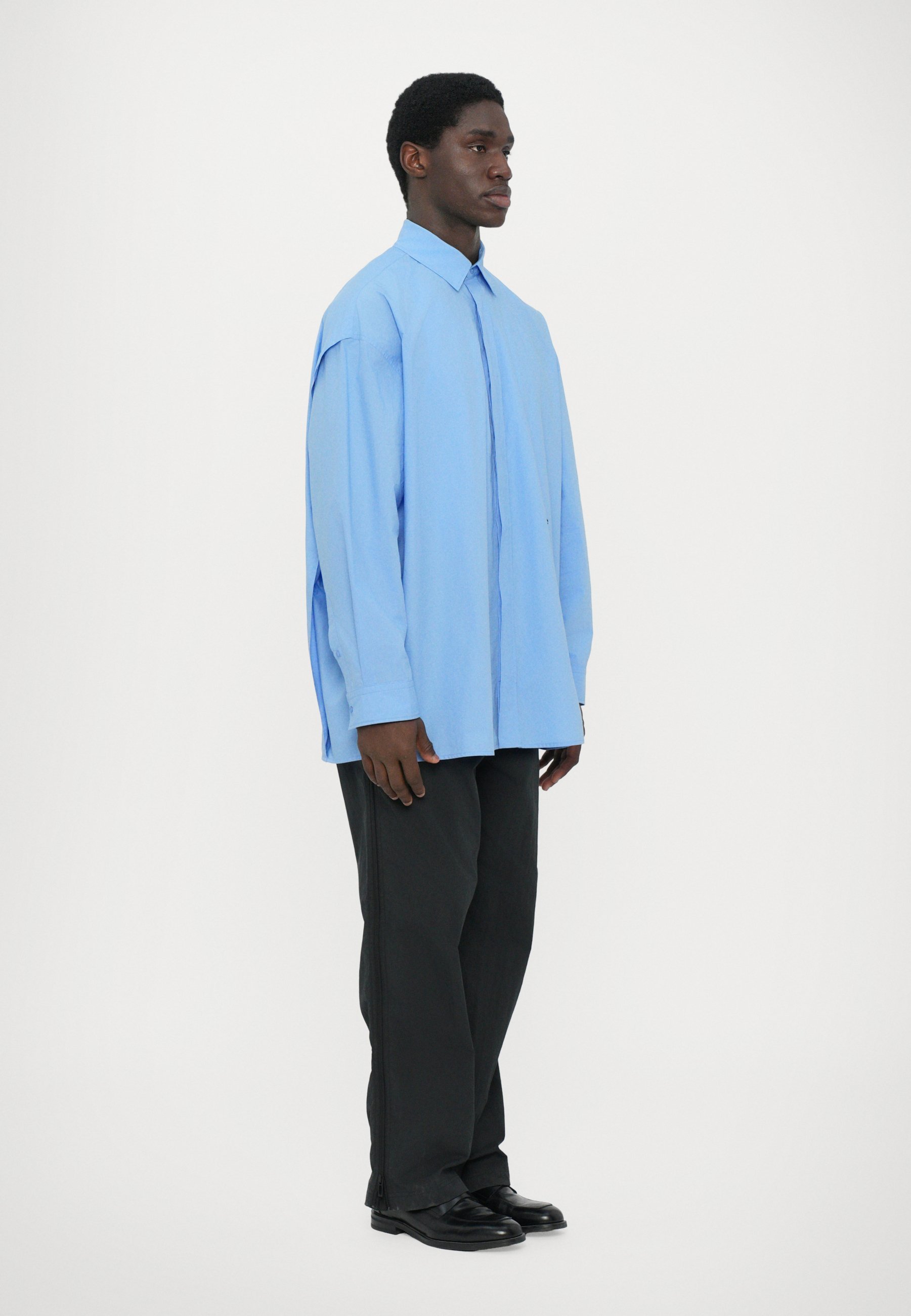 032c PLEASE STEAM OVERSIZED SHIRT UNISEX - Halenka na knoflíky - světle modrá