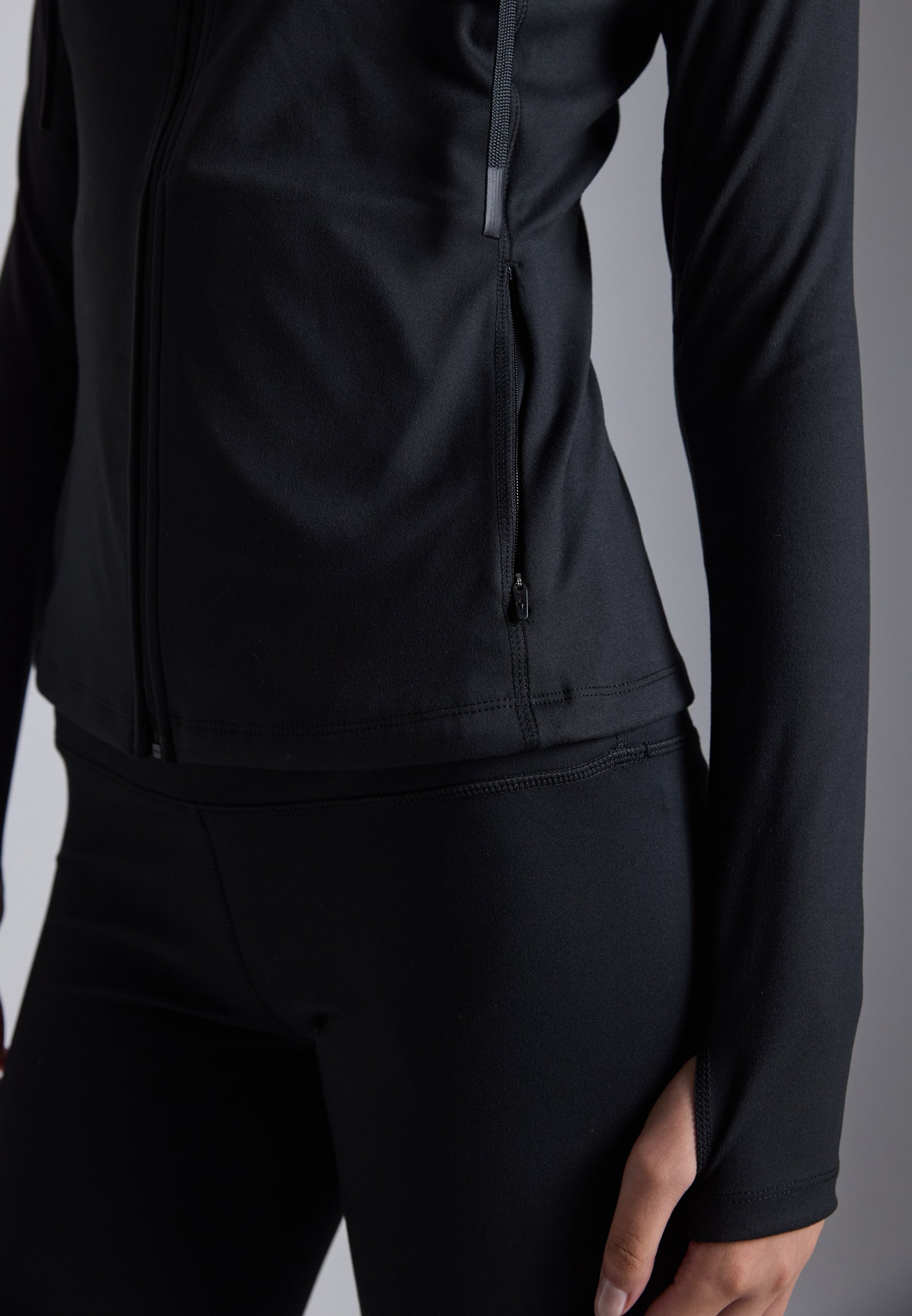 Felpa sportiva Even&Odd active con zip e cappuccio - Felpa con zip - nera