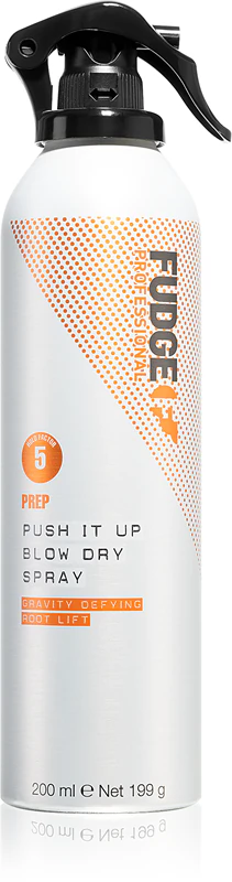 Fudge Prep Push It Up spray voor volume tijdens het föhnen en de uiteindelijke styling.