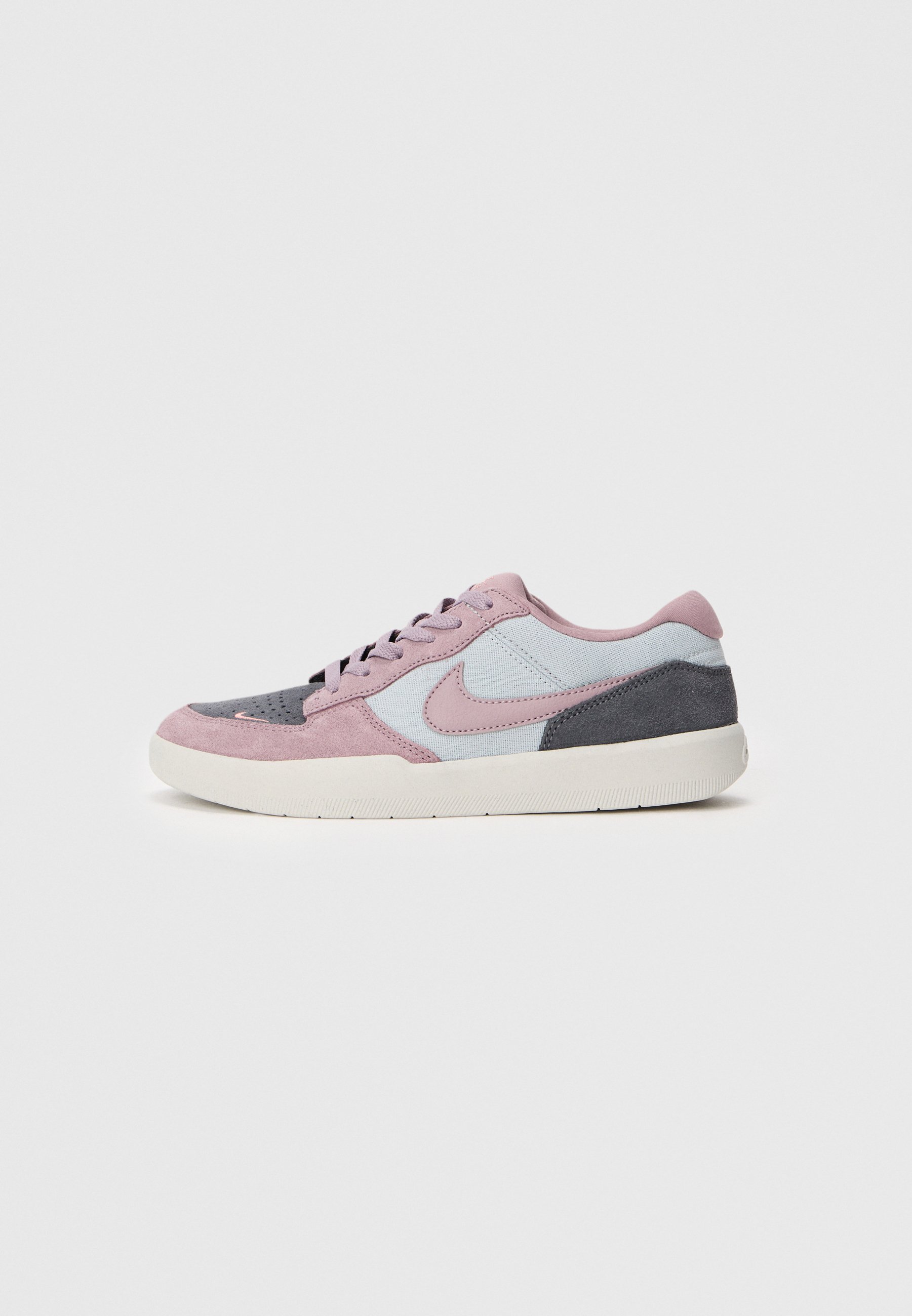Nike SB Low-top Trainers