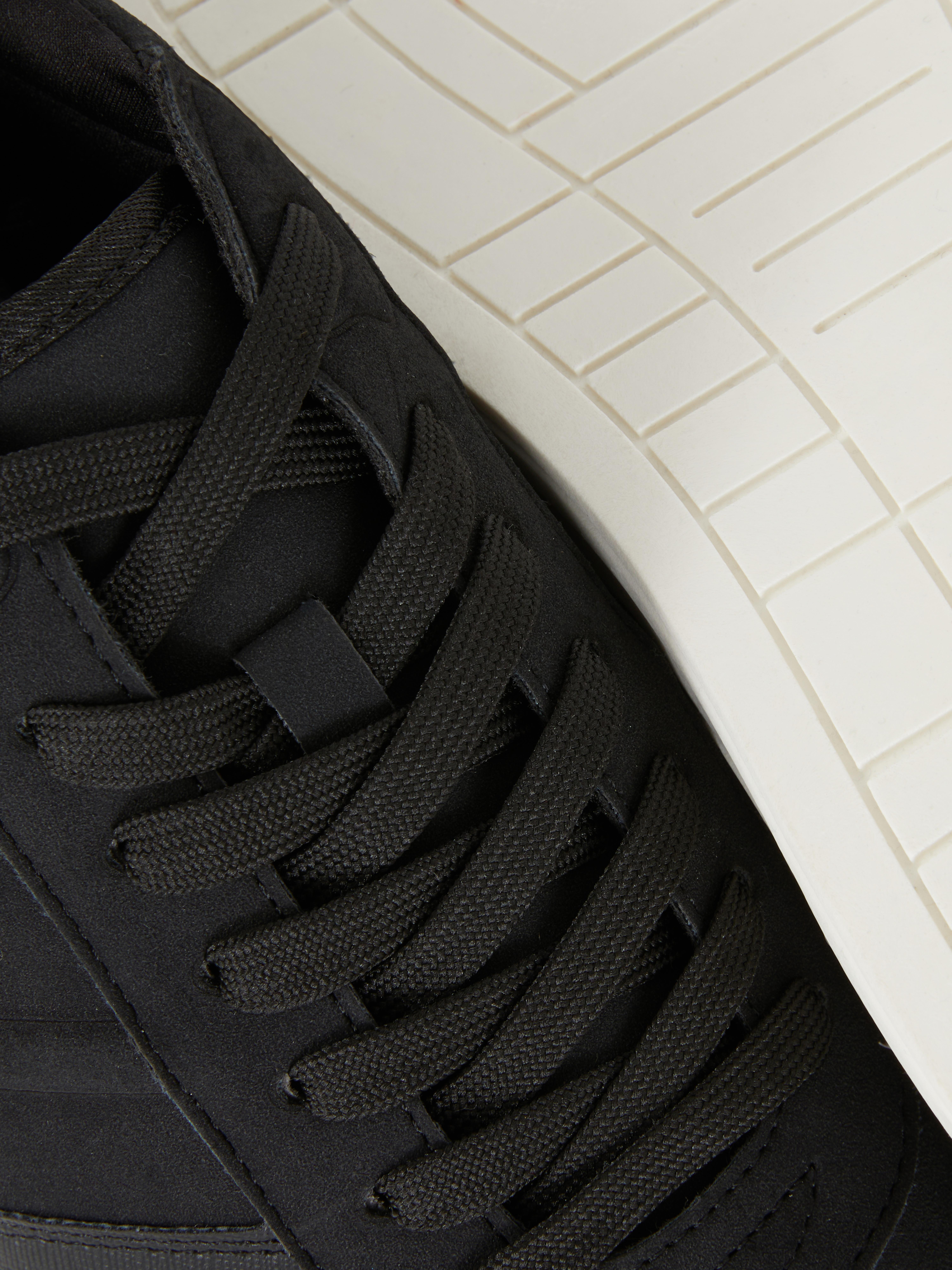 Sneakers basse Kem con lacci. Eleganti sneakers stringate con inserti della collezione Kem.