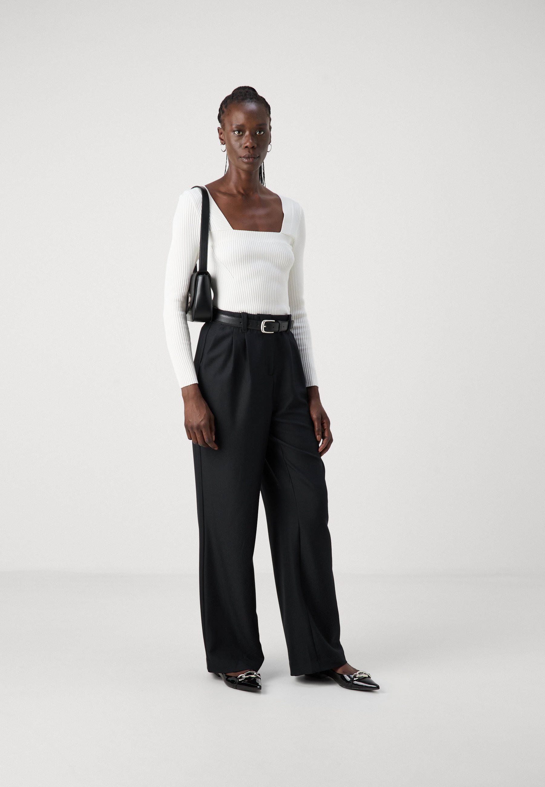 Vero Moda Tall VMSELAH platas bikses ar jostu - Bikses - melnas