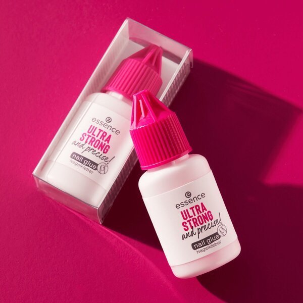 Essence Ultra Strong & Precise! nagu līme<br>8g