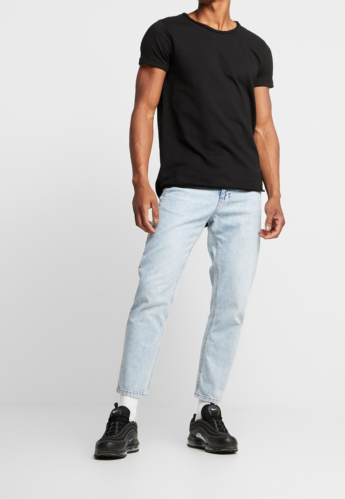 Tričko Tigha Basic - černé