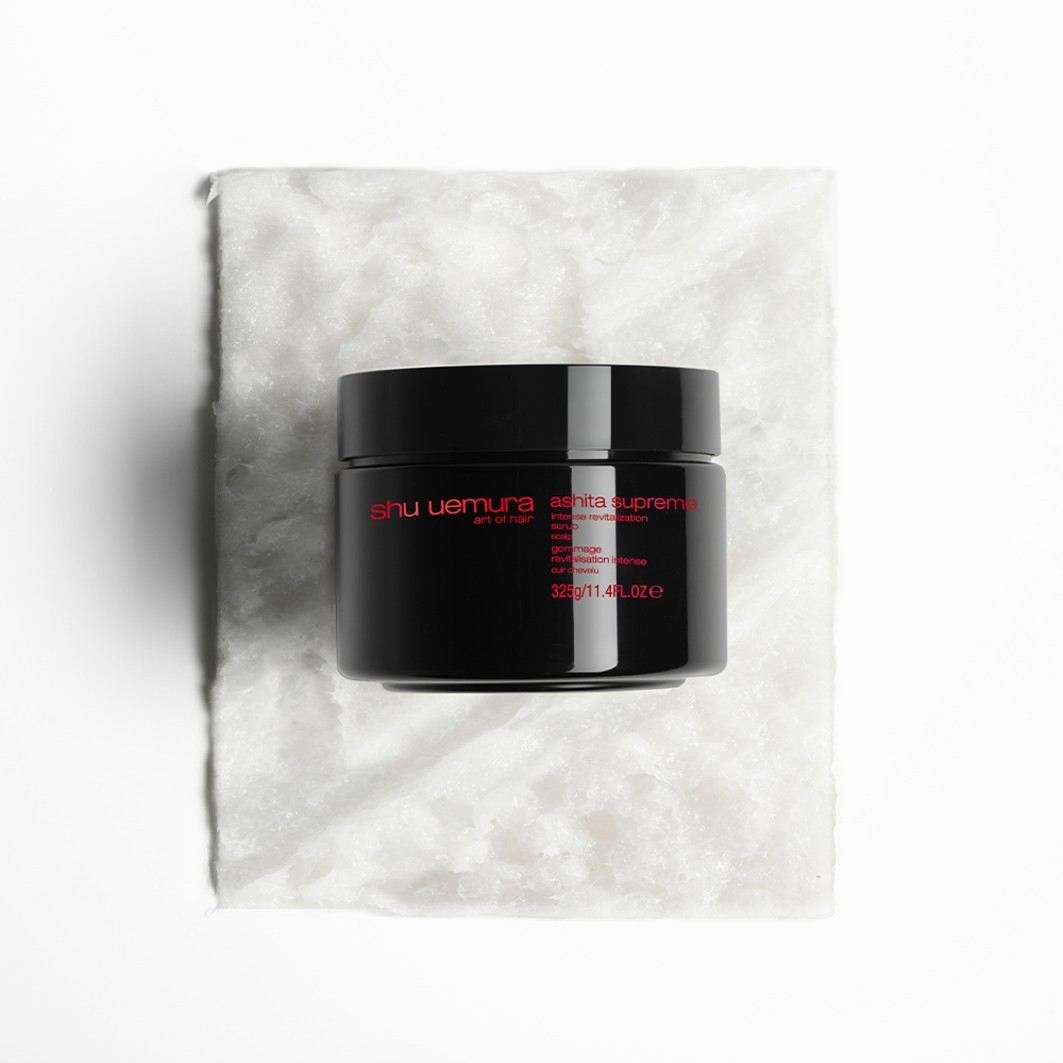 Shu Uemura galvas ādas skrubis Ashita Supreme intensīvi atjaunojošs skrubis - 250 ml